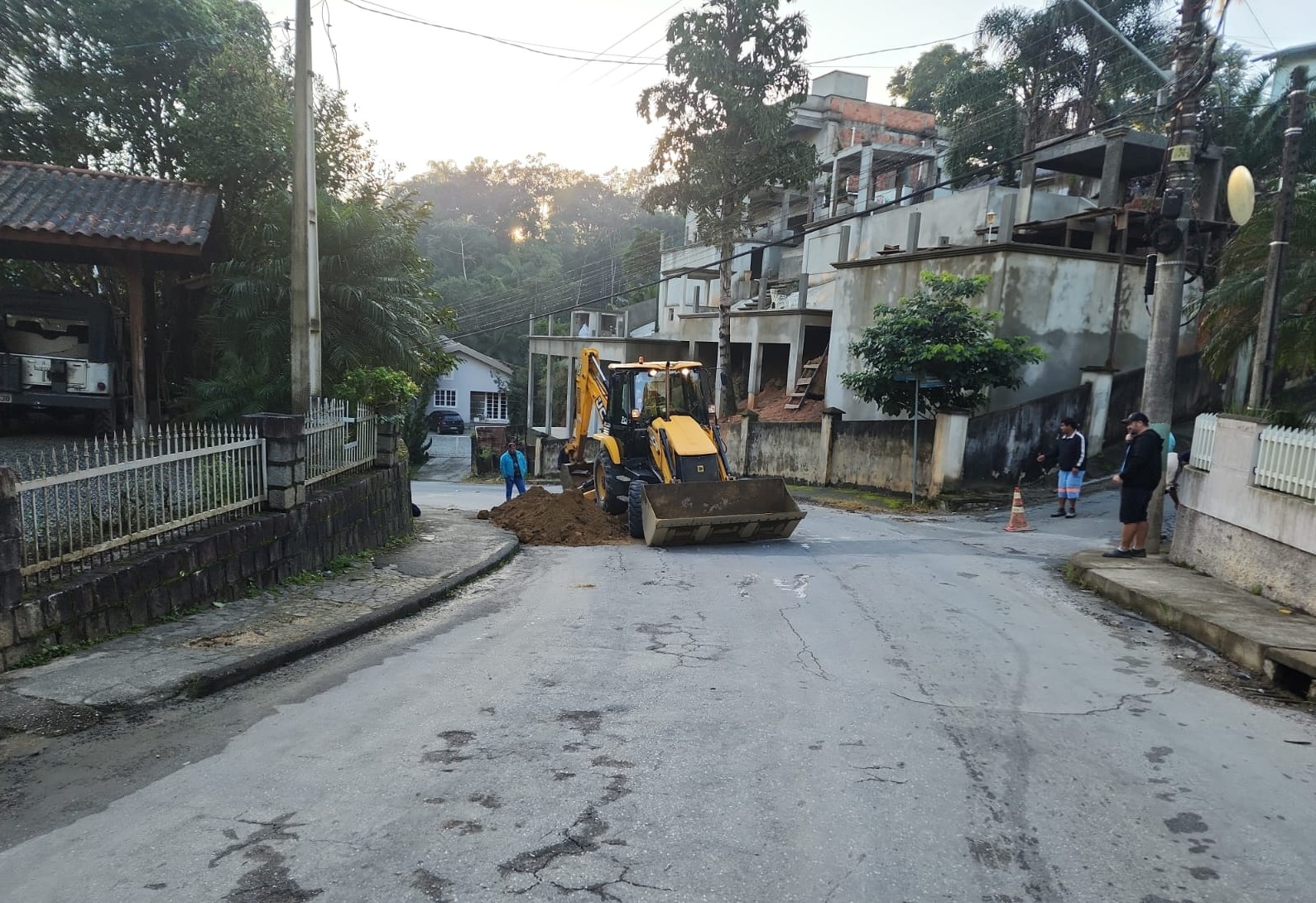 Secretaria de Obras realiza mutirão em todo município durante o final de semana