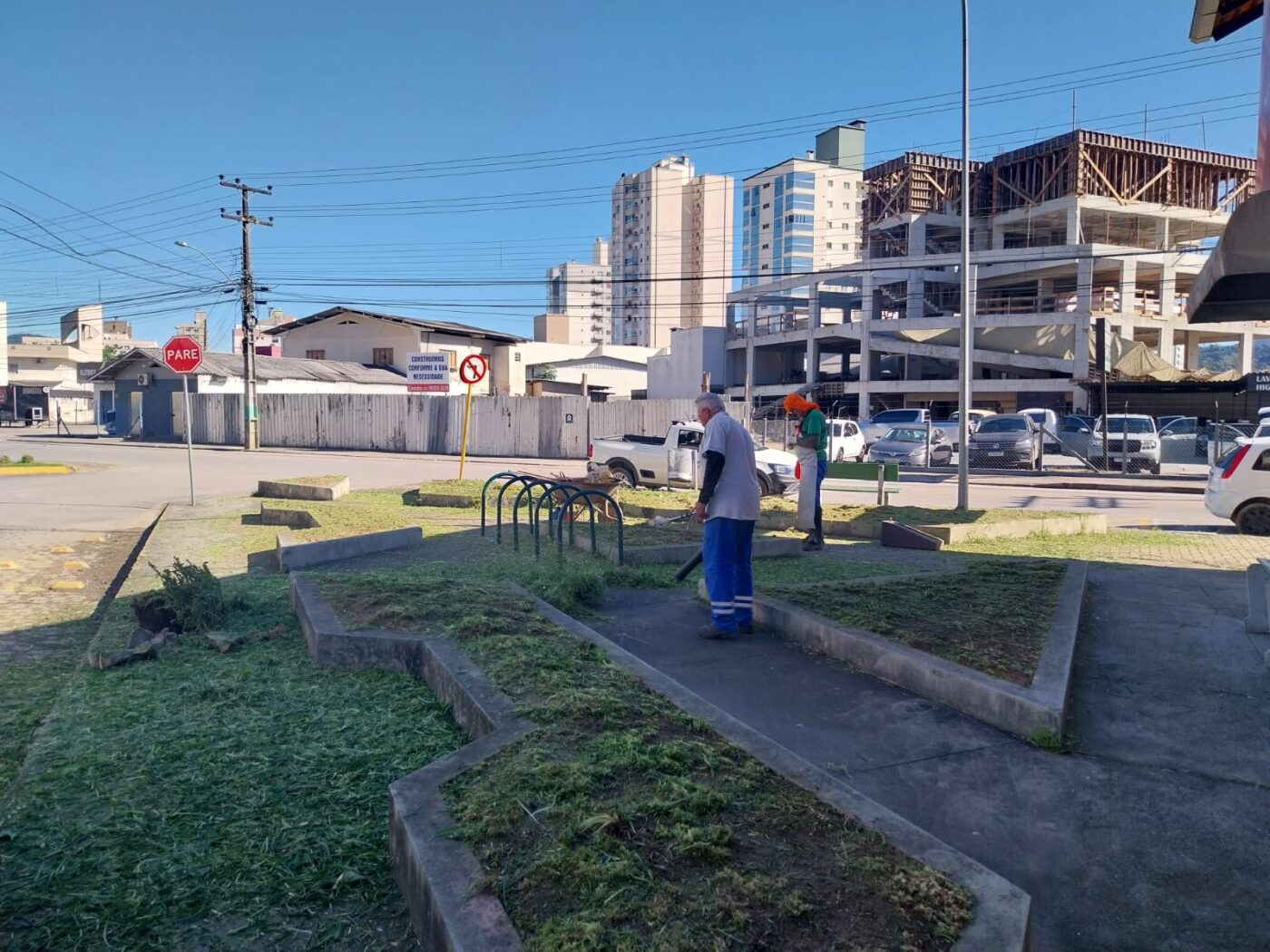 Trabalhos nas ruas de Brusque não param durante todo o feriado