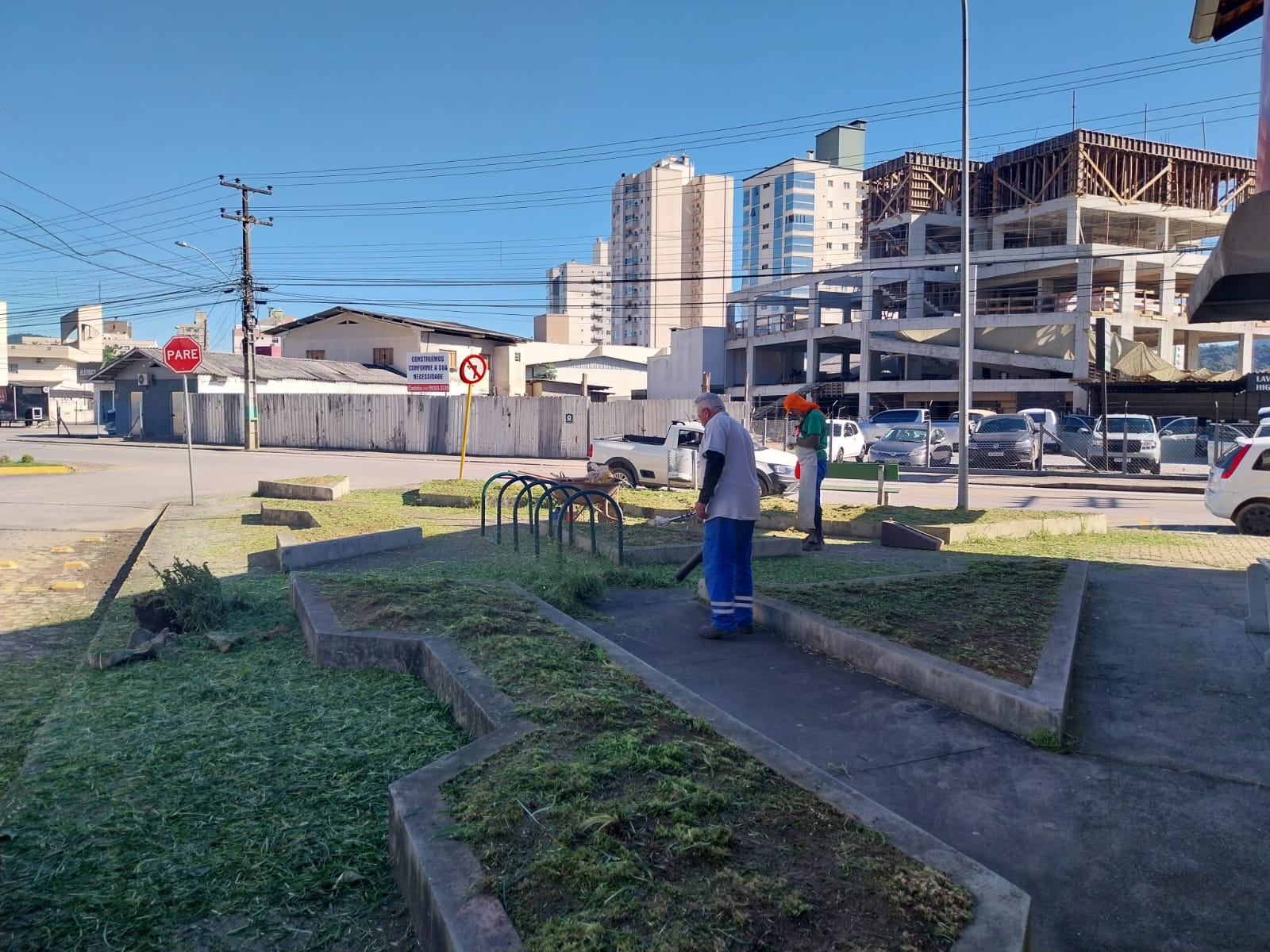 Trabalhos nas ruas de Brusque não param durante todo o feriado