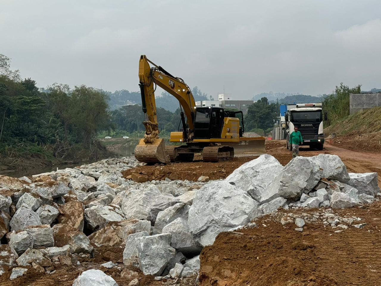 Continuam as obras na Beira Rio sentido Dom Joaquim