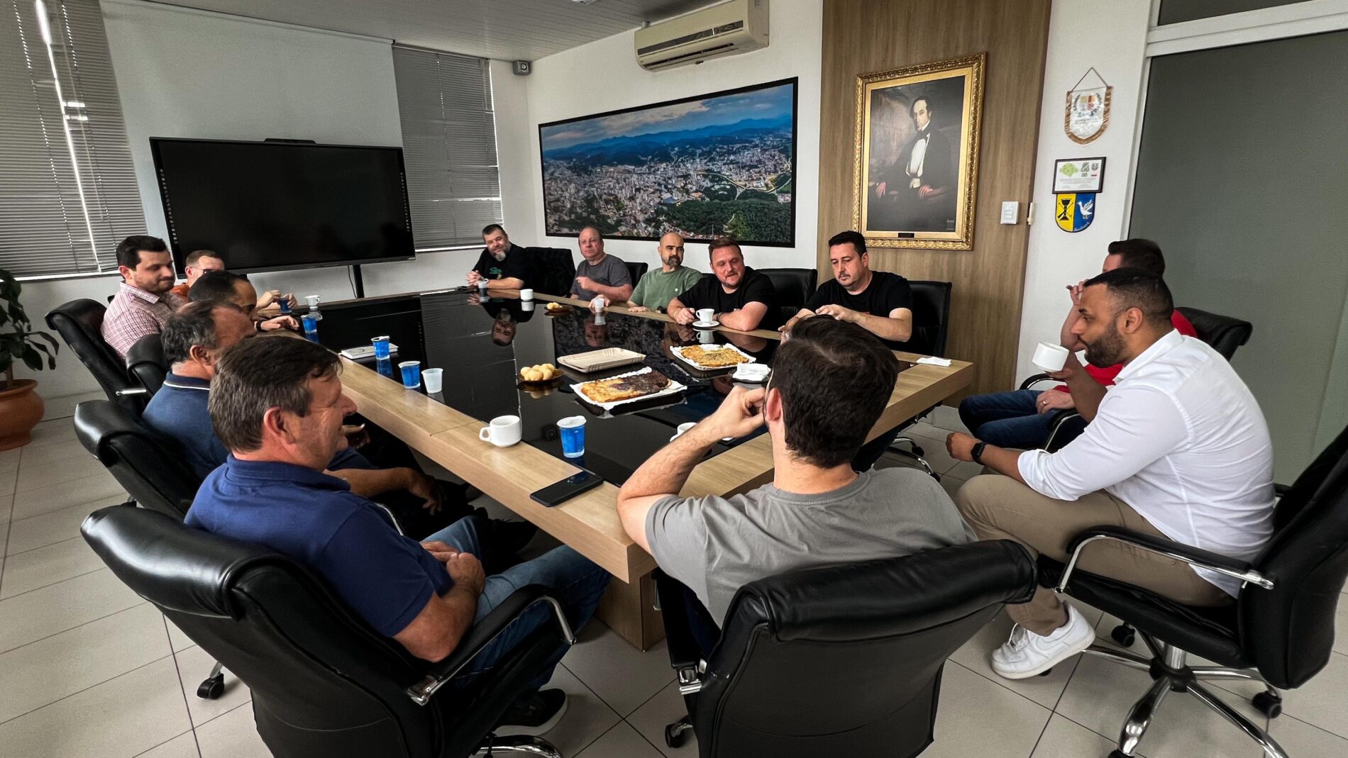 Vereadores eleitos têm encontro com prefeito André Vechi