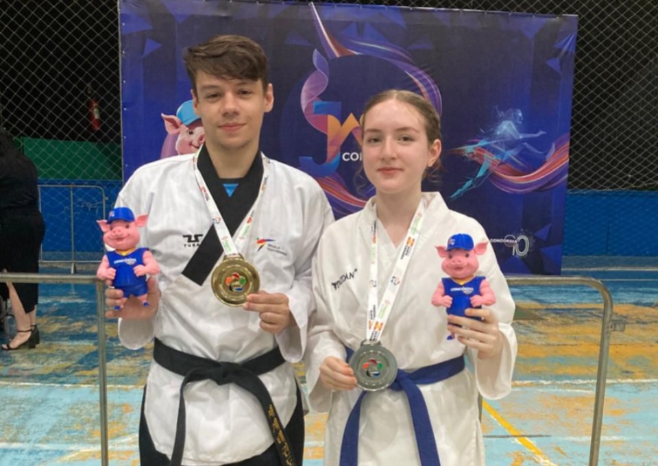 Superação e histórias de amor ao esporte: Brusque conquista ouro e prata no Taekwondo dos JASC