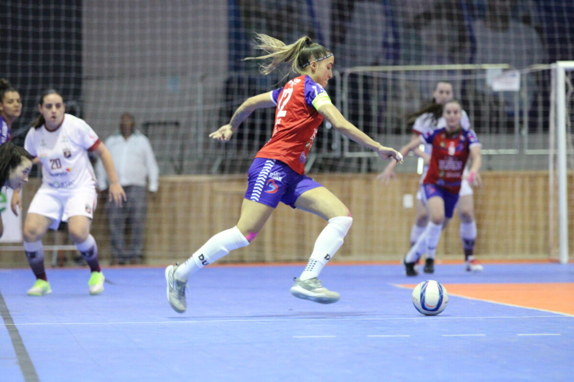 Futsal feminino de Brusque vence Concórdia na estreia do JASC