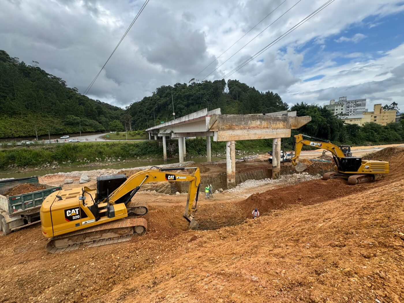 Obras na Ponte do Maluche continuam nesta segunda-feira (30)