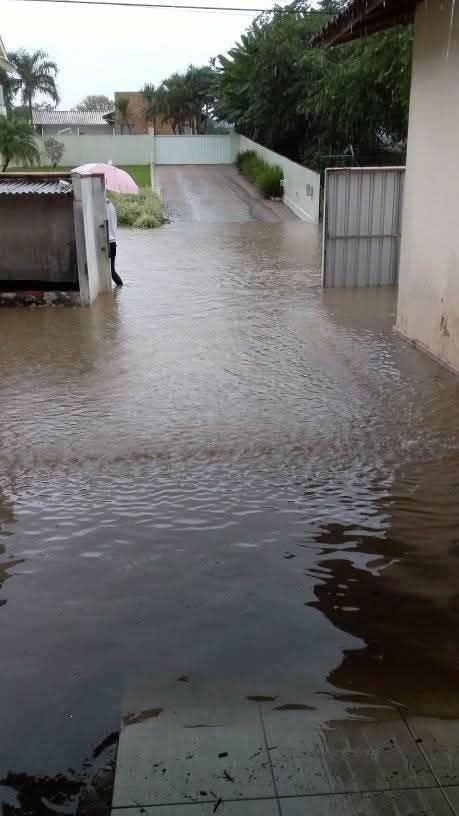 Obra de drenagem na Rua Orides Schwartz transforma realidade de moradores do bairro Guarani