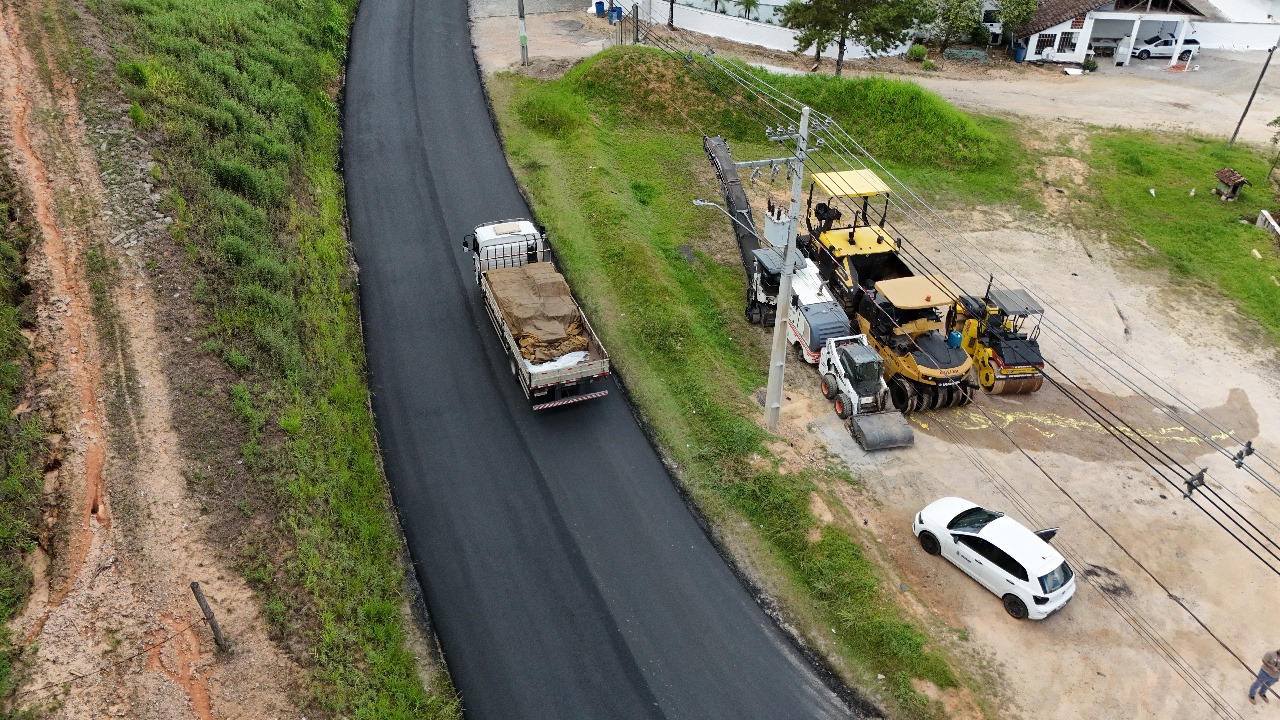 Rua São Pedro passa por recuperação asfáltica em pontos críticos da via