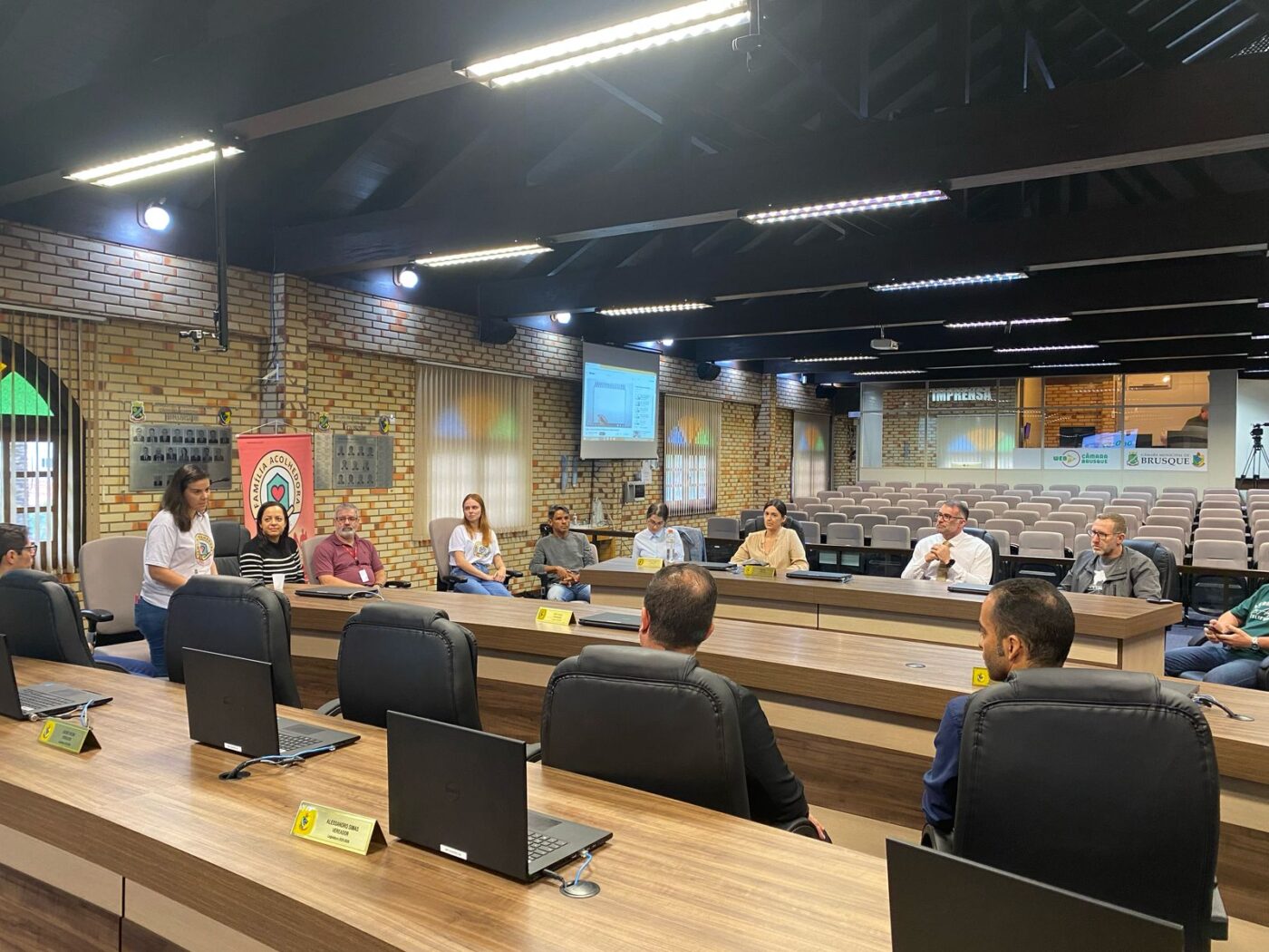 Fortalecimento do Serviço de Família Acolhedora é discutido na Câmara de Vereadores de Brusque